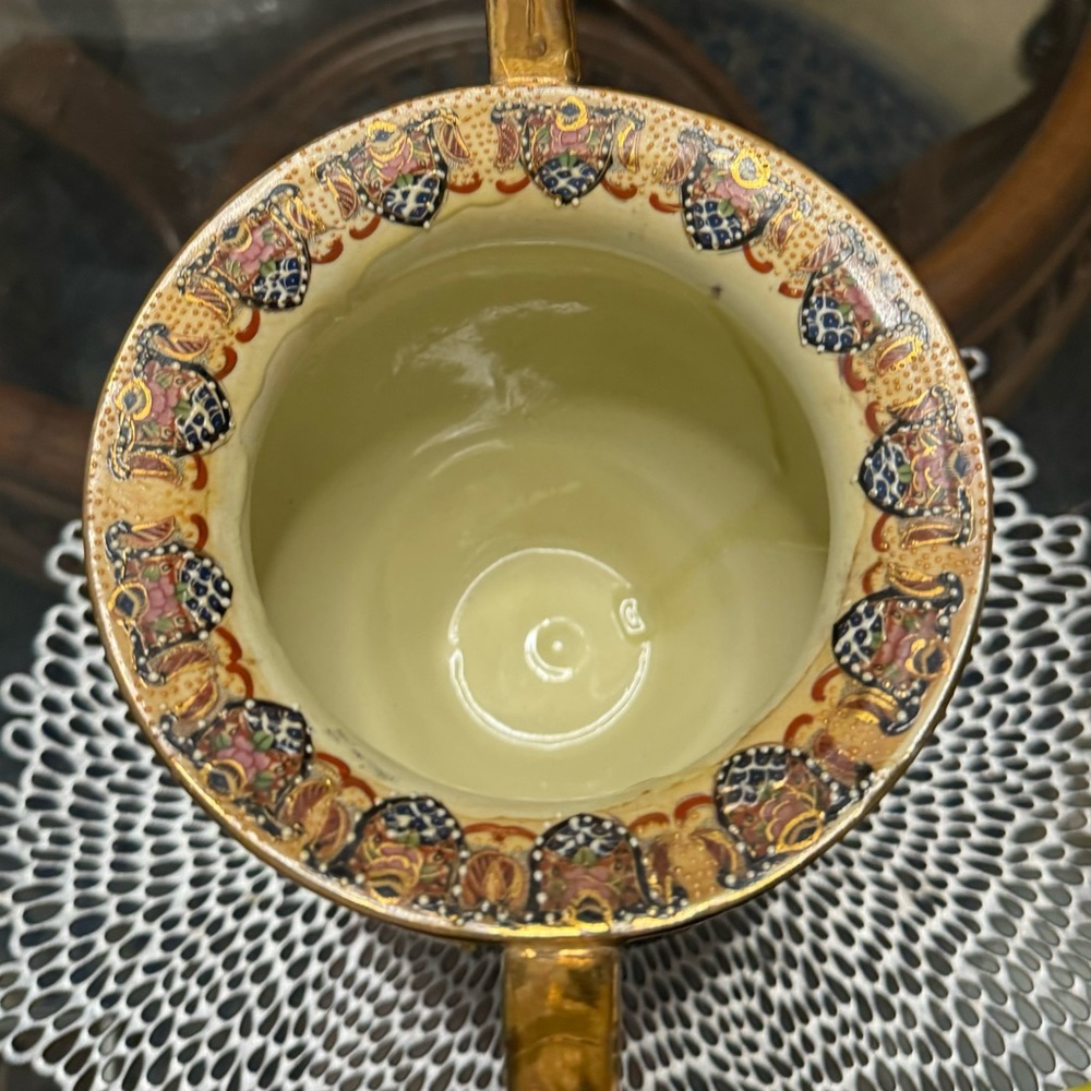 Vintage Satsuma Hand Painted Pot W/ Gold Gilding ,detailed Dots 3 legged~signed - Picture 16 of 16
